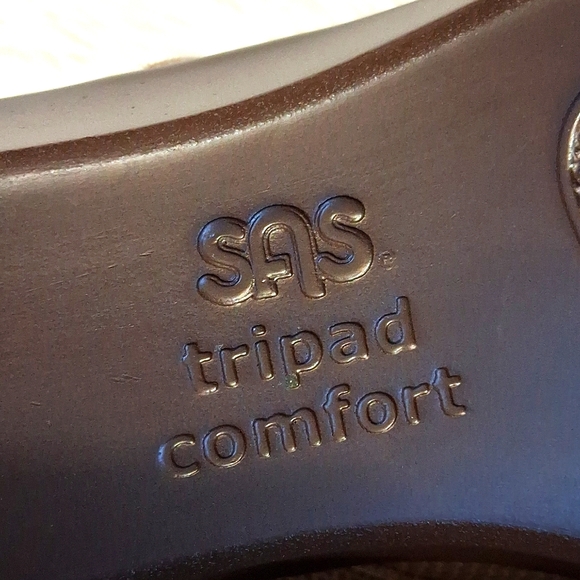 SAS Women's NWOT Tan Loafers - Picture 9 of 10